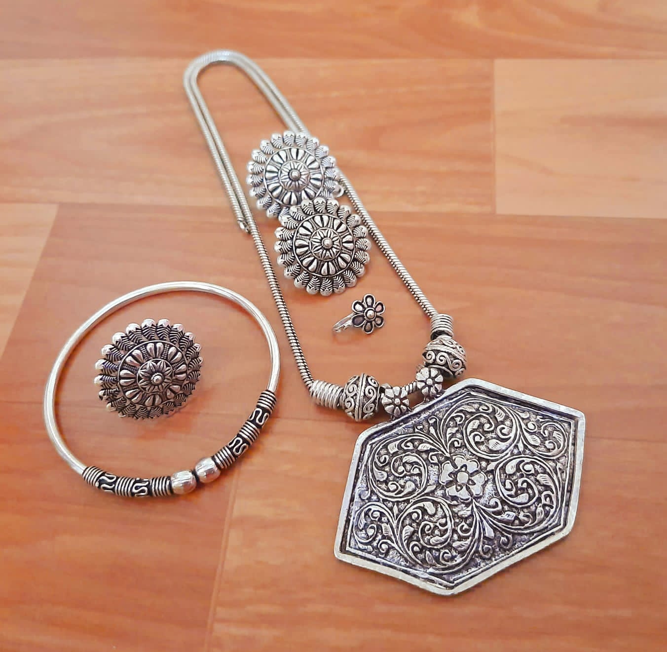 German Silver Hexagonal Pendant Set