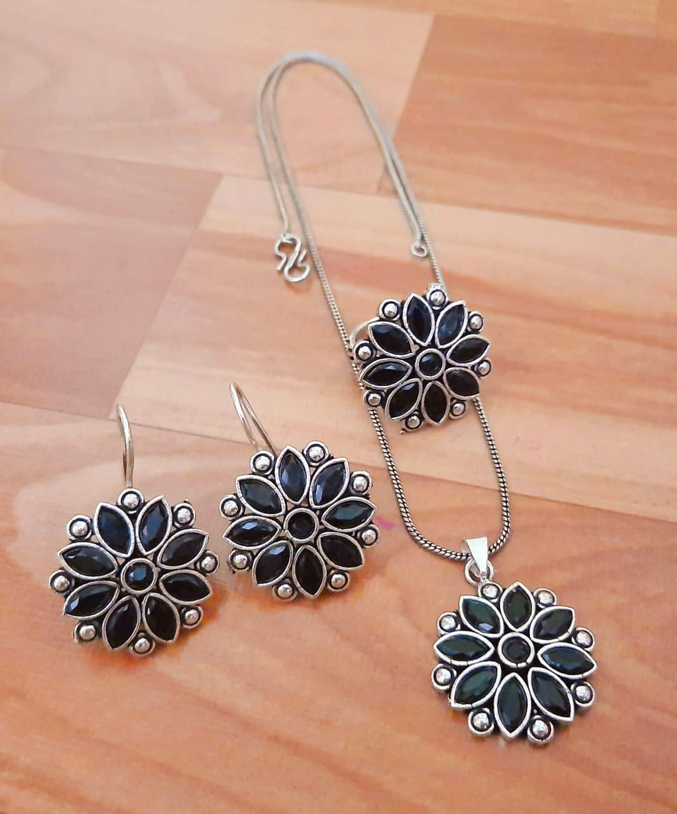 Floral Motif Silver Jewelry Set