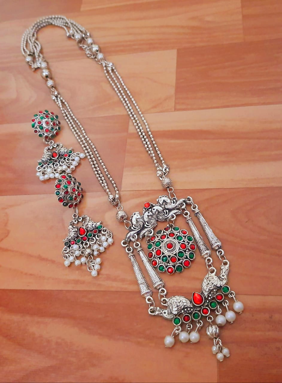 Traditional Layered Jewelry Set with Pearl Drops