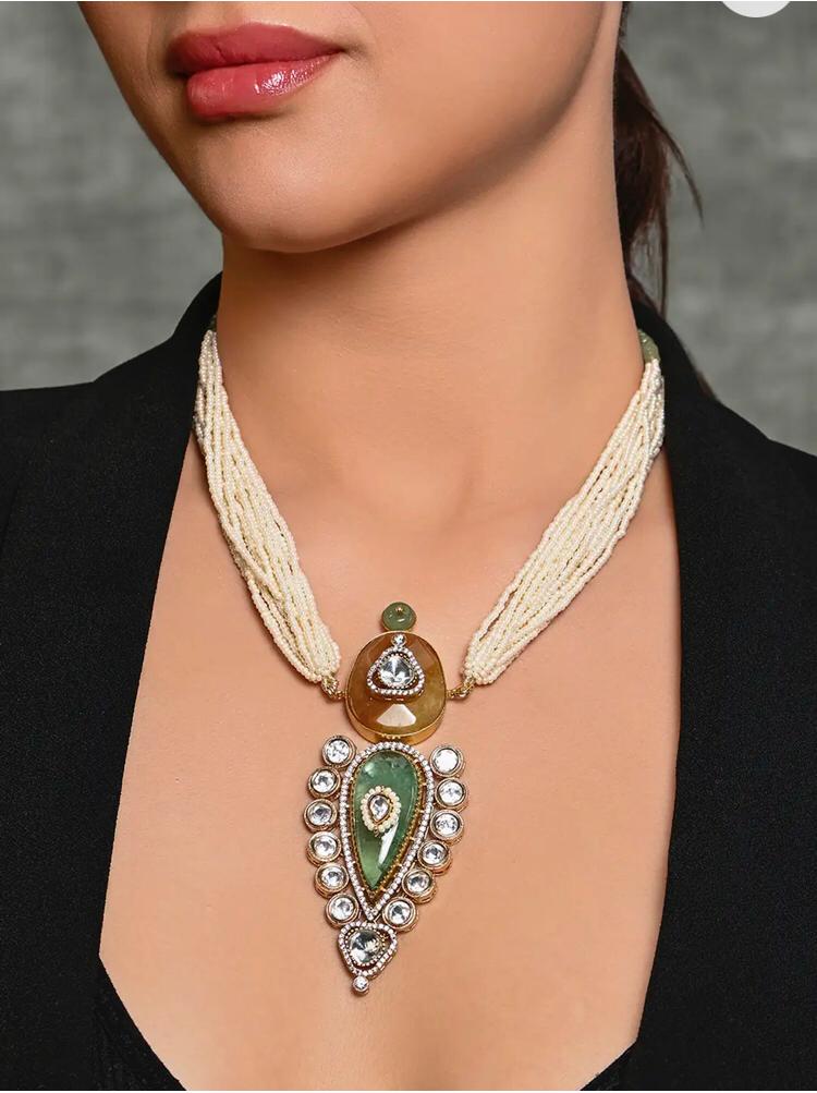 Majestic Emerald Pearl Necklace with Kundan Pendant